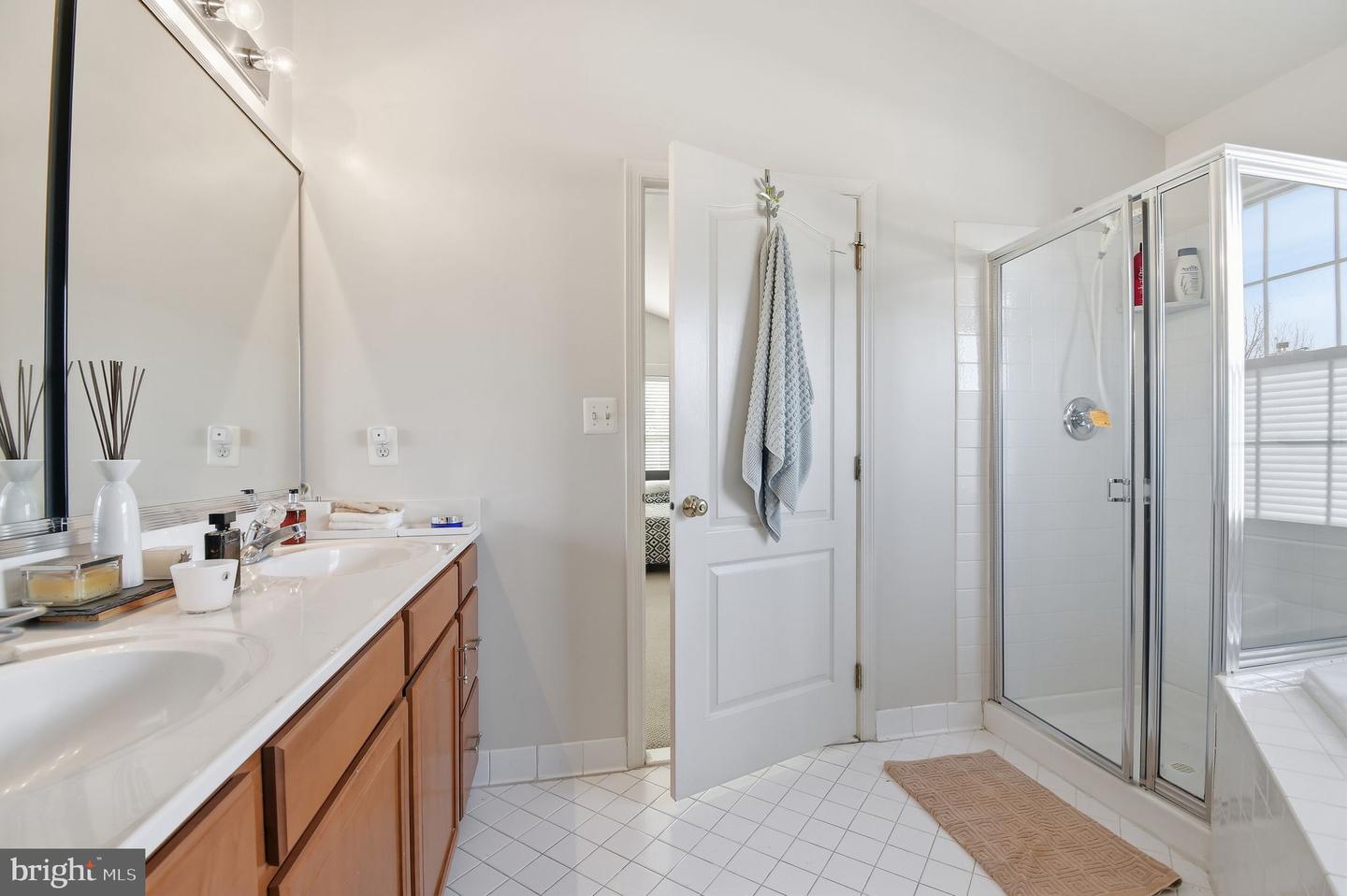 43592 DUNHILL CUP SQ, ASHBURN, Virginia 20147, 3 Bedrooms Bedrooms, ,2 BathroomsBathrooms,Residential,For sale,43592 DUNHILL CUP SQ,VALO2116208 MLS # VALO2116208