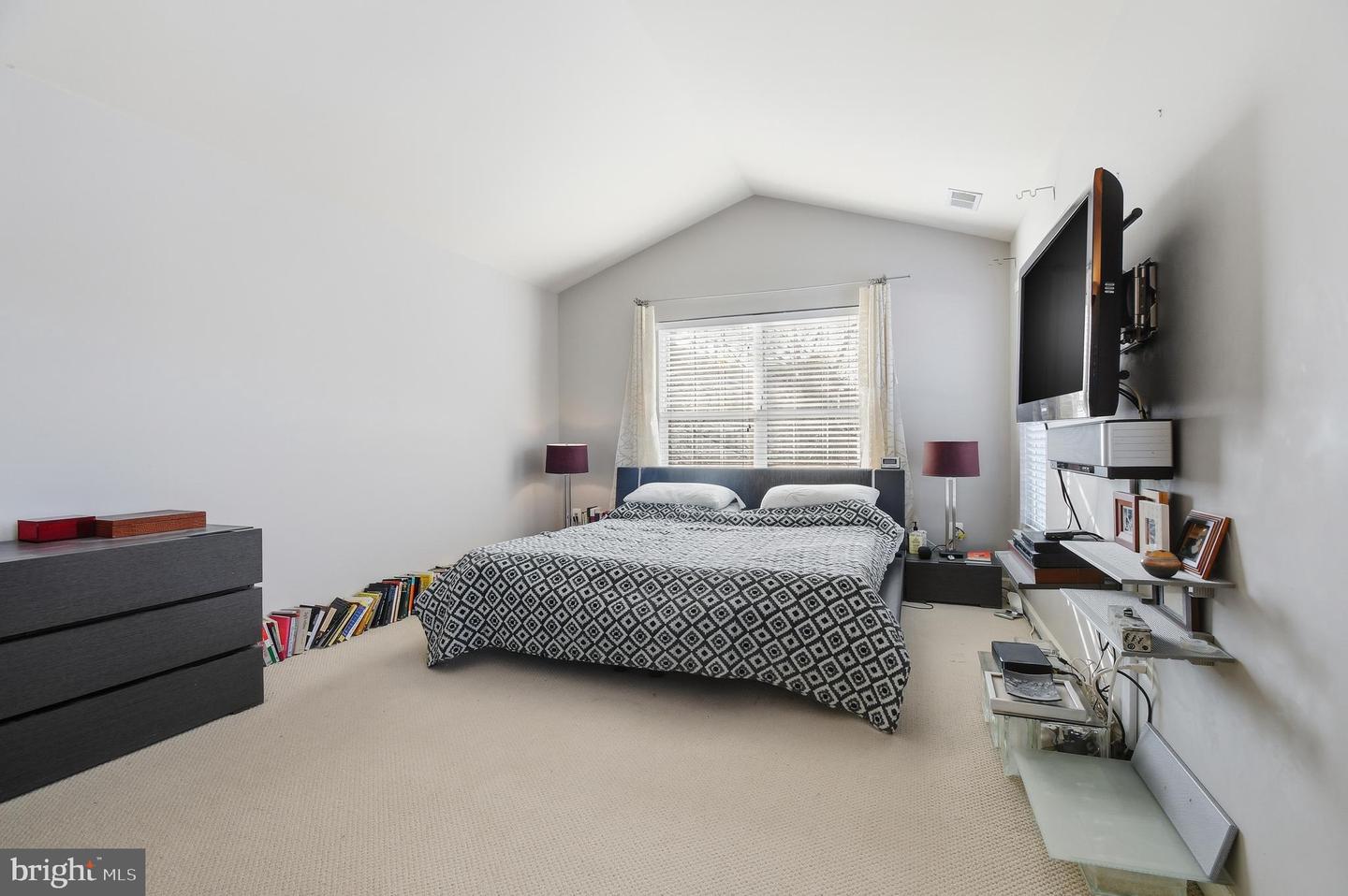 43592 DUNHILL CUP SQ, ASHBURN, Virginia 20147, 3 Bedrooms Bedrooms, ,2 BathroomsBathrooms,Residential,For sale,43592 DUNHILL CUP SQ,VALO2116208 MLS # VALO2116208