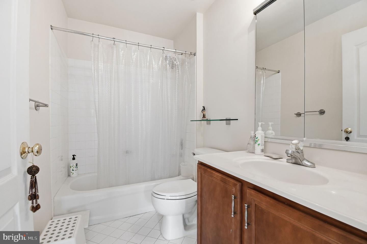 43592 DUNHILL CUP SQ, ASHBURN, Virginia 20147, 3 Bedrooms Bedrooms, ,2 BathroomsBathrooms,Residential,For sale,43592 DUNHILL CUP SQ,VALO2116208 MLS # VALO2116208