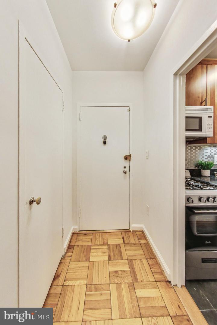 1 SCOTT CIR NW #116, WASHINGTON, District Of Columbia 20036, 1 Bedroom Bedrooms, ,1 BathroomBathrooms,Residential,For sale,1 SCOTT CIR NW #116,DCDC2246802 MLS # DCDC2246802