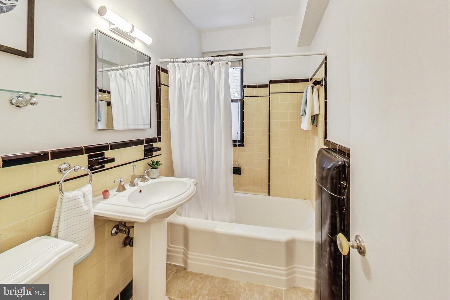 1 SCOTT CIR NW #116, WASHINGTON, District Of Columbia 20036, 1 Bedroom Bedrooms, ,1 BathroomBathrooms,Residential,For sale,1 SCOTT CIR NW #116,DCDC2246802 MLS # DCDC2246802