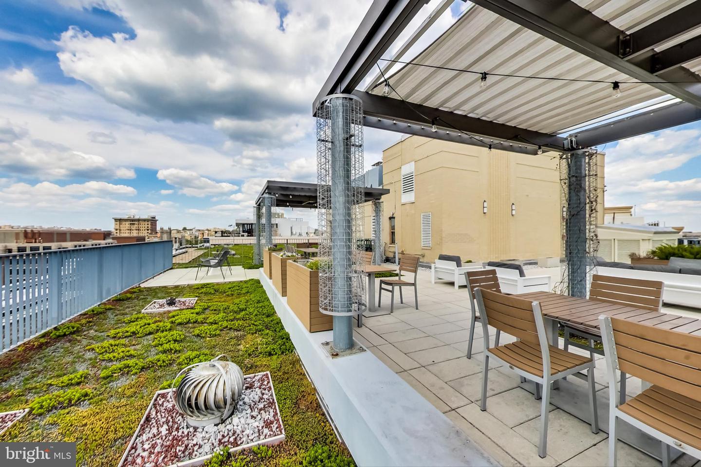 1 SCOTT CIR NW #116, WASHINGTON, District Of Columbia 20036, 1 Bedroom Bedrooms, ,1 BathroomBathrooms,Residential,For sale,1 SCOTT CIR NW #116,DCDC2246802 MLS # DCDC2246802