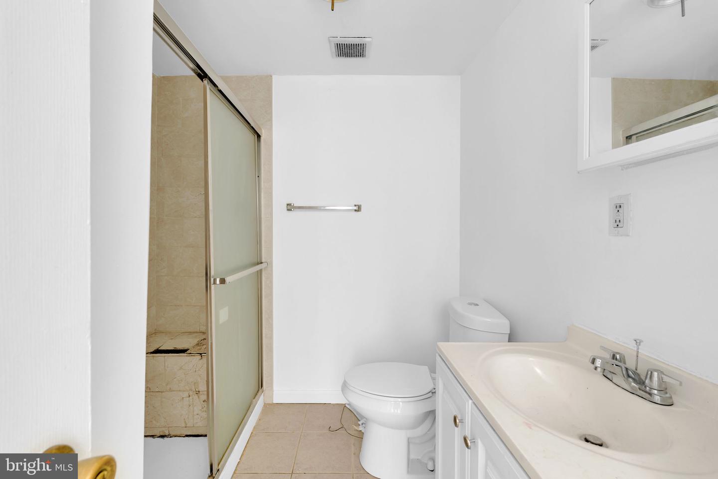 1408 3RD ST NW, WASHINGTON, District Of Columbia 20001, 3 Bedrooms Bedrooms, ,1 BathroomBathrooms,Residential,For sale,1408 3RD ST NW,DCDC2246804 MLS # DCDC2246804