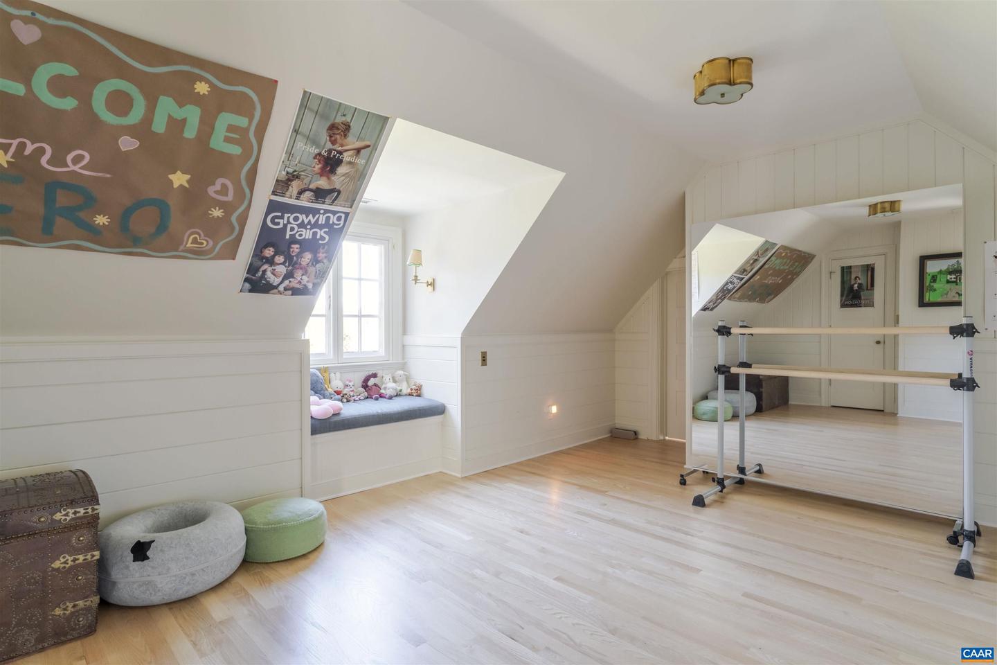 651 IVY DEPOT RD, CHARLOTTESVILLE, Virginia 22903, 5 Bedrooms Bedrooms, ,3 BathroomsBathrooms,Residential,For sale,651 IVY DEPOT RD,673409 MLS # 673409