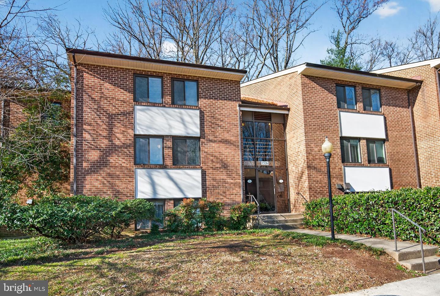 1526 NORTHGATE SQ #11, RESTON, Virginia 20190, 3 Bedrooms Bedrooms, 5 Rooms Rooms,2 BathroomsBathrooms,Residential,For sale,1526 NORTHGATE SQ #11,VAFX2291490 MLS # VAFX2291490
