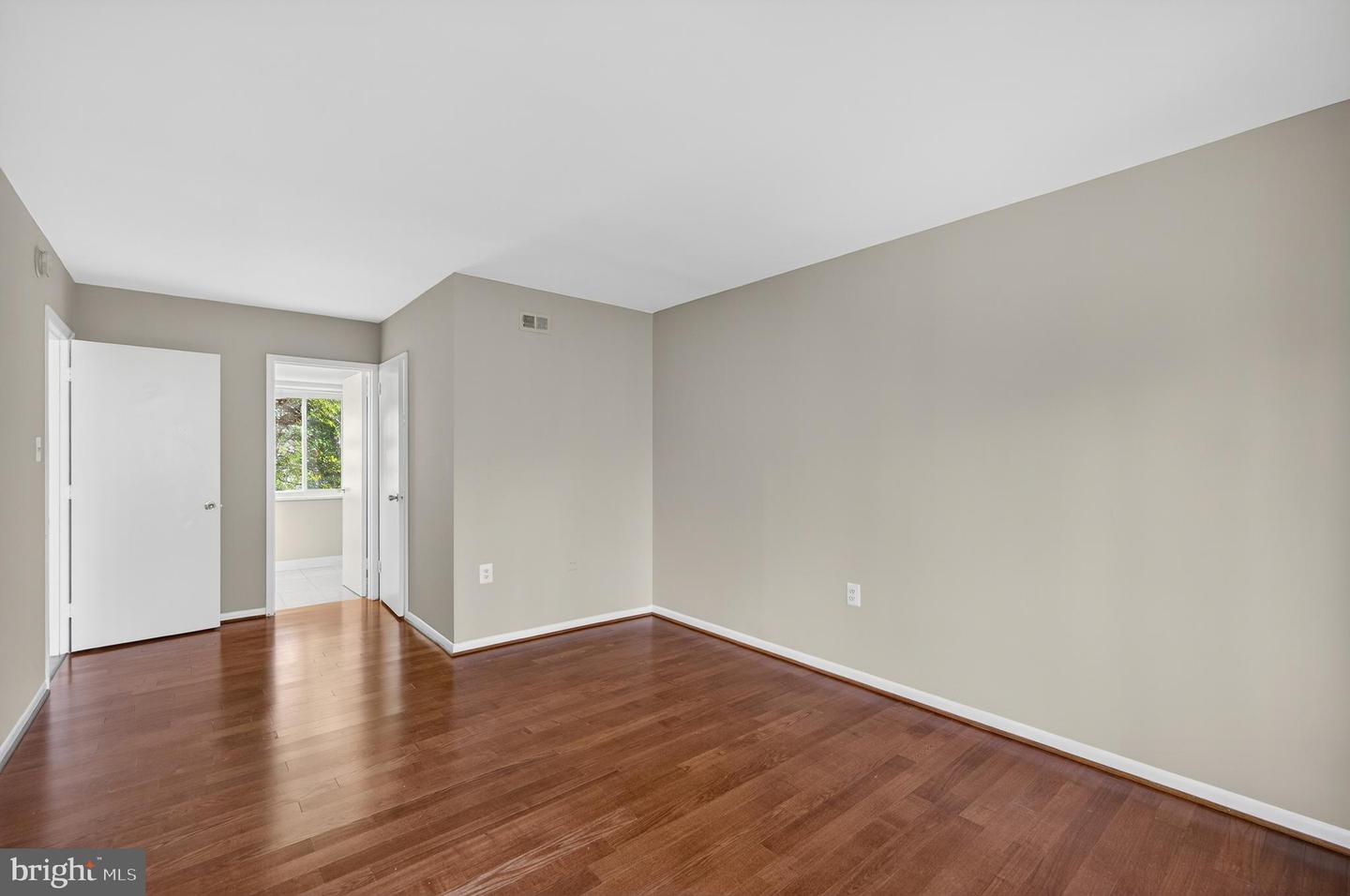 1526 NORTHGATE SQ #11, RESTON, Virginia 20190, 3 Bedrooms Bedrooms, 5 Rooms Rooms,2 BathroomsBathrooms,Residential,For sale,1526 NORTHGATE SQ #11,VAFX2291490 MLS # VAFX2291490