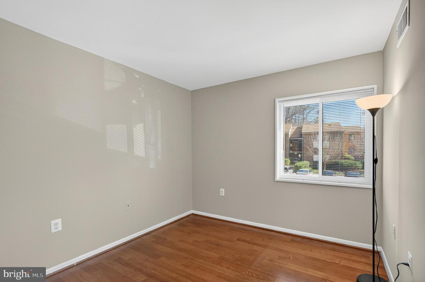 1526 NORTHGATE SQ #11, RESTON, Virginia 20190, 3 Bedrooms Bedrooms, 5 Rooms Rooms,2 BathroomsBathrooms,Residential,For sale,1526 NORTHGATE SQ #11,VAFX2291490 MLS # VAFX2291490