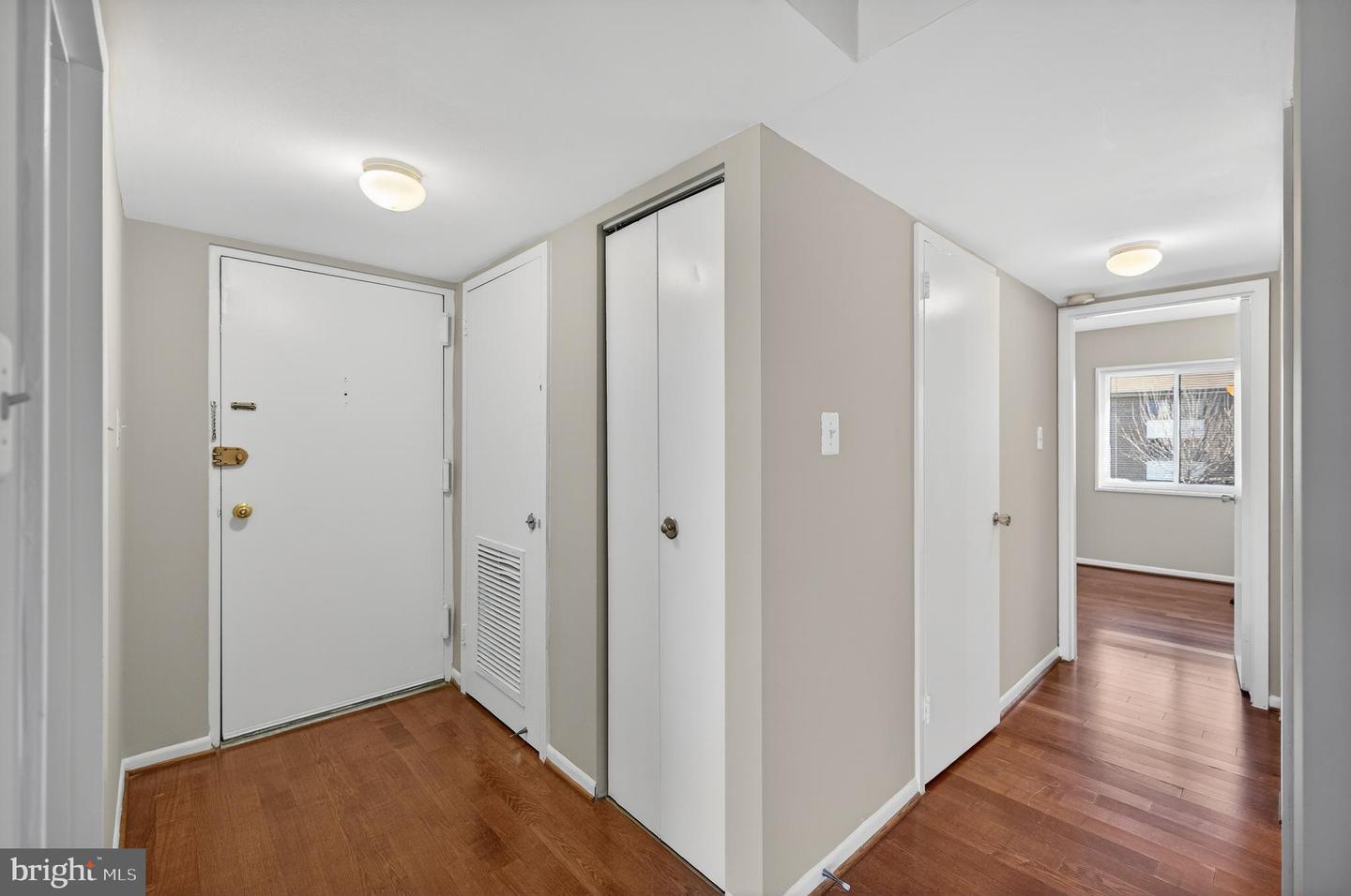 1526 NORTHGATE SQ #11, RESTON, Virginia 20190, 3 Bedrooms Bedrooms, 5 Rooms Rooms,2 BathroomsBathrooms,Residential,For sale,1526 NORTHGATE SQ #11,VAFX2291490 MLS # VAFX2291490