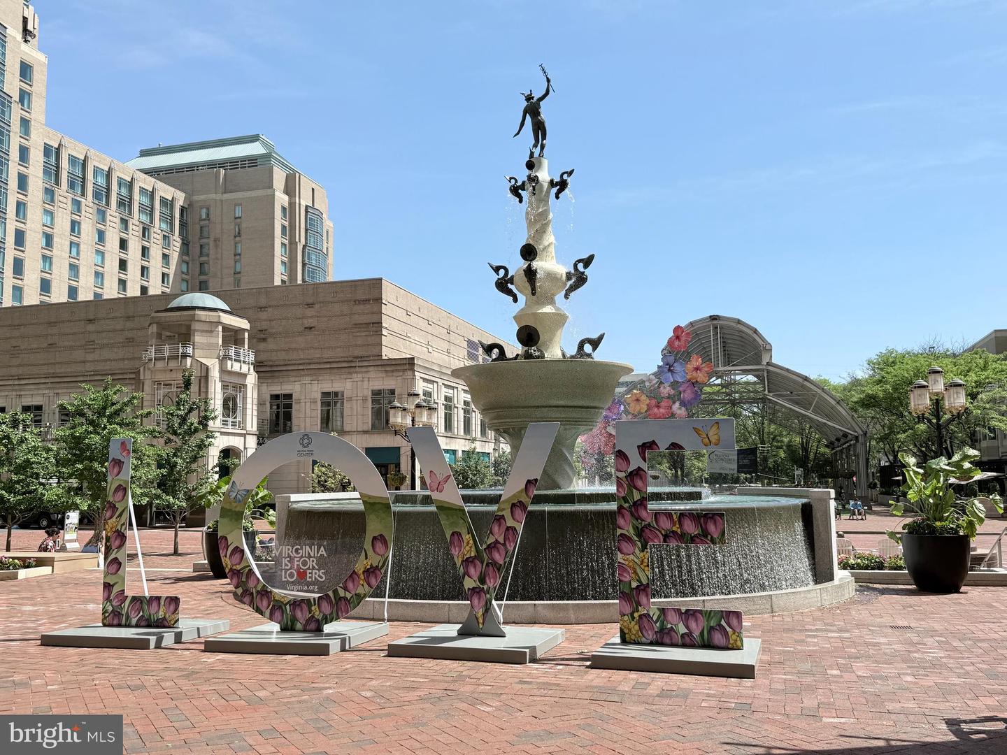 1526 NORTHGATE SQ #11, RESTON, Virginia 20190, 3 Bedrooms Bedrooms, 5 Rooms Rooms,2 BathroomsBathrooms,Residential,For sale,1526 NORTHGATE SQ #11,VAFX2291490 MLS # VAFX2291490