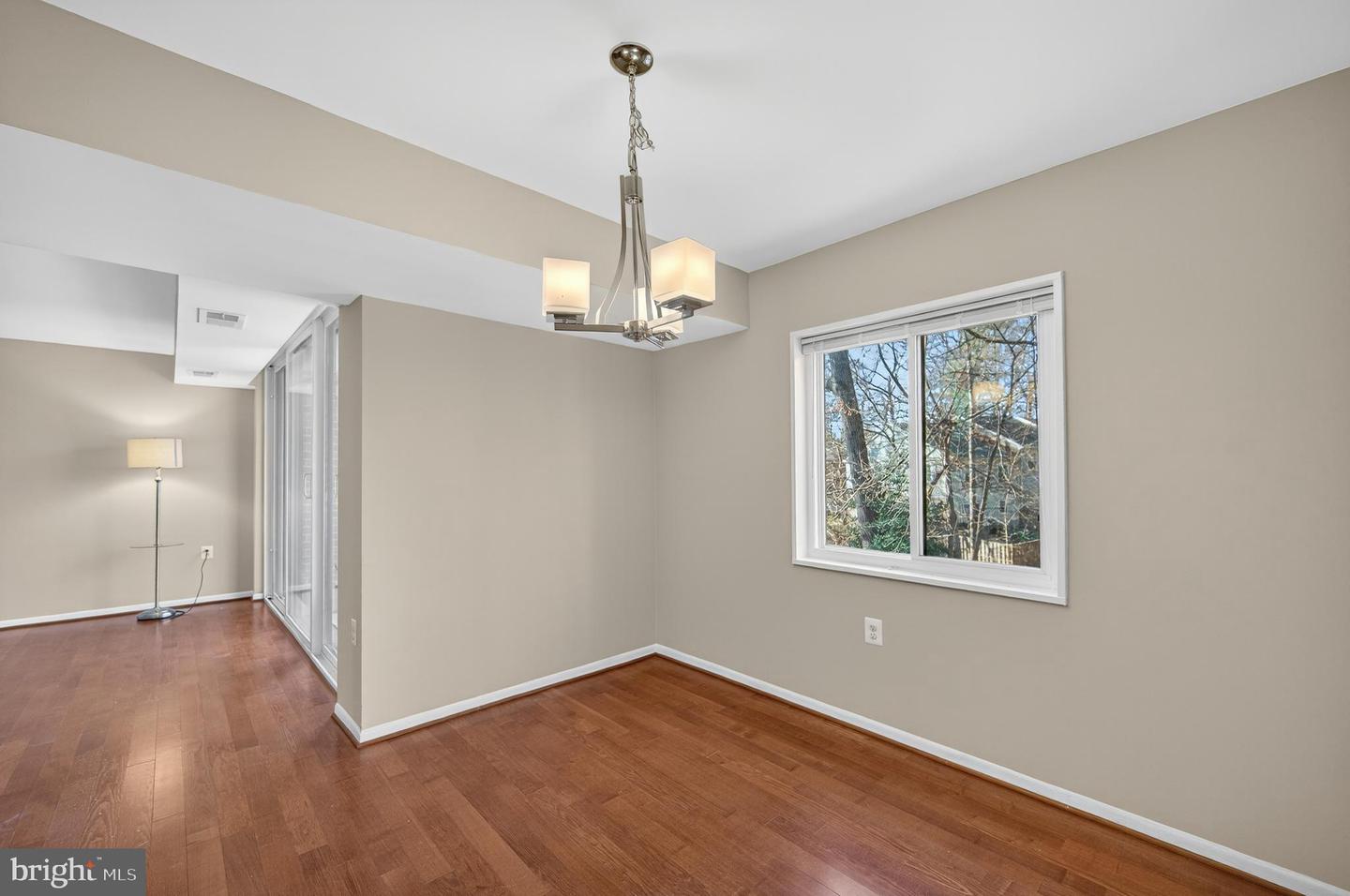 1526 NORTHGATE SQ #11, RESTON, Virginia 20190, 3 Bedrooms Bedrooms, 5 Rooms Rooms,2 BathroomsBathrooms,Residential,For sale,1526 NORTHGATE SQ #11,VAFX2291490 MLS # VAFX2291490
