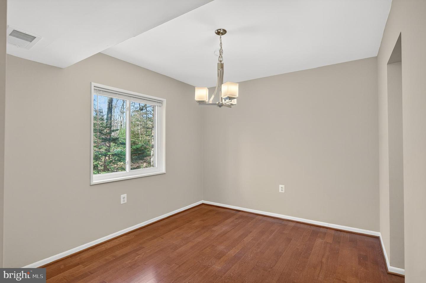 1526 NORTHGATE SQ #11, RESTON, Virginia 20190, 3 Bedrooms Bedrooms, 5 Rooms Rooms,2 BathroomsBathrooms,Residential,For sale,1526 NORTHGATE SQ #11,VAFX2291490 MLS # VAFX2291490