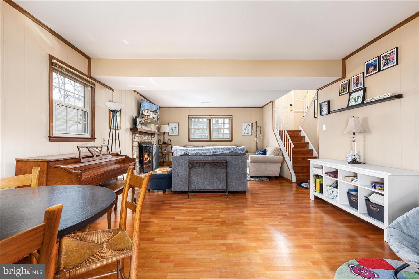 2912 WOODBURN CT, WOODBRIDGE, Virginia 22192, 4 Bedrooms Bedrooms, ,3 BathroomsBathrooms,Residential,For sale,2912 WOODBURN CT,VAPW2112676 MLS # VAPW2112676