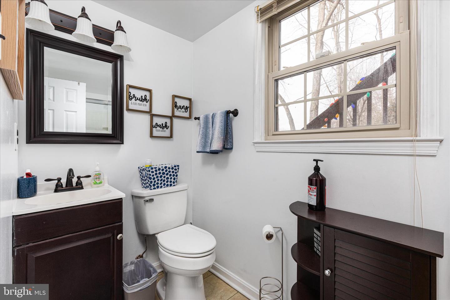 2912 WOODBURN CT, WOODBRIDGE, Virginia 22192, 4 Bedrooms Bedrooms, ,3 BathroomsBathrooms,Residential,For sale,2912 WOODBURN CT,VAPW2112676 MLS # VAPW2112676