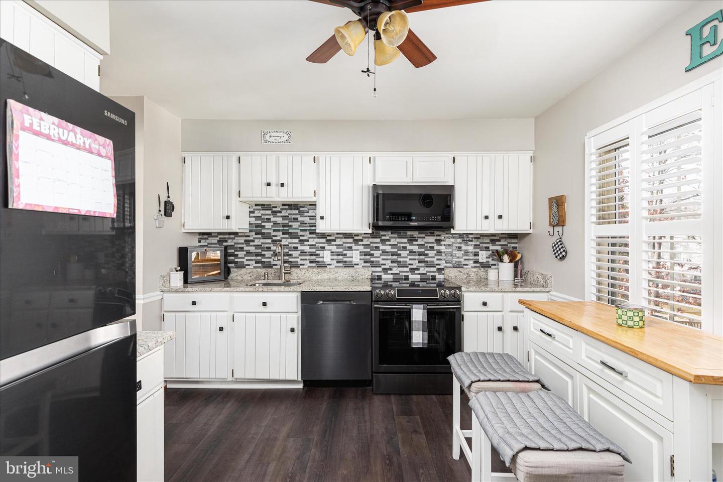 2912 WOODBURN CT, WOODBRIDGE, Virginia 22192, 4 Bedrooms Bedrooms, ,3 BathroomsBathrooms,Residential,For sale,2912 WOODBURN CT,VAPW2112676 MLS # VAPW2112676