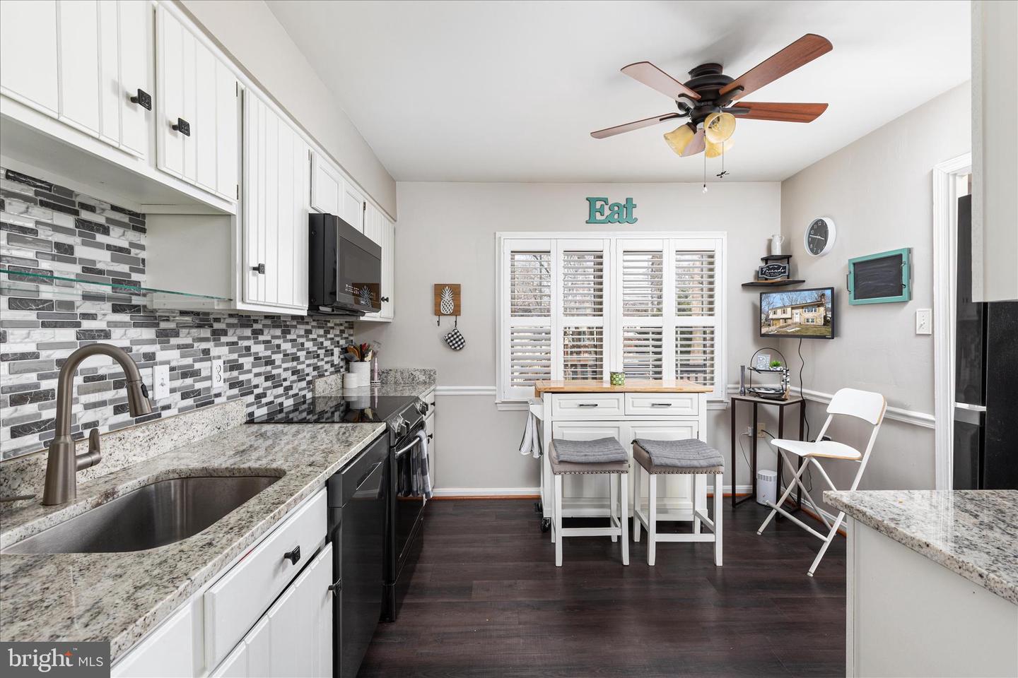 2912 WOODBURN CT, WOODBRIDGE, Virginia 22192, 4 Bedrooms Bedrooms, ,3 BathroomsBathrooms,Residential,For sale,2912 WOODBURN CT,VAPW2112676 MLS # VAPW2112676