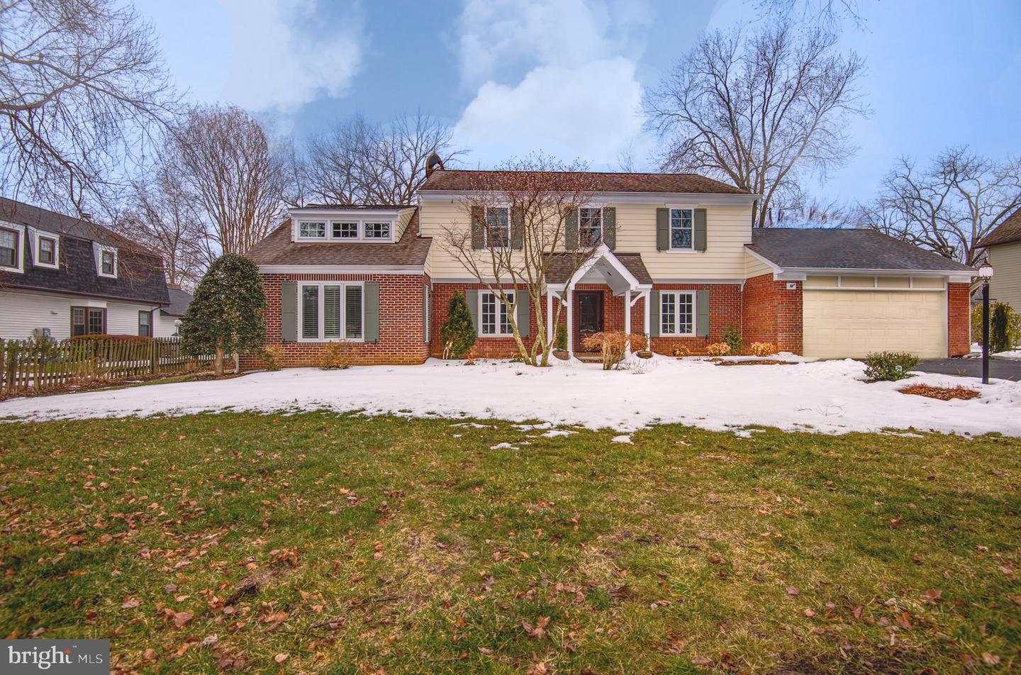 8017 ILIFF DR, DUNN LORING, Virginia 22027, 4 Bedrooms Bedrooms, ,3 BathroomsBathrooms,Residential,For sale,8017 ILIFF DR,VAFX2291542 MLS # VAFX2291542