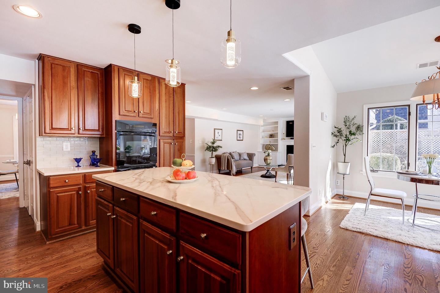 8017 ILIFF DR, DUNN LORING, Virginia 22027, 4 Bedrooms Bedrooms, ,3 BathroomsBathrooms,Residential,For sale,8017 ILIFF DR,VAFX2291542 MLS # VAFX2291542