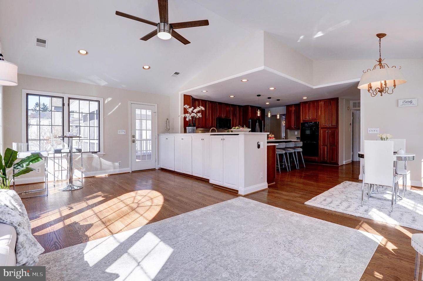 8017 ILIFF DR, DUNN LORING, Virginia 22027, 4 Bedrooms Bedrooms, ,3 BathroomsBathrooms,Residential,For sale,8017 ILIFF DR,VAFX2291542 MLS # VAFX2291542