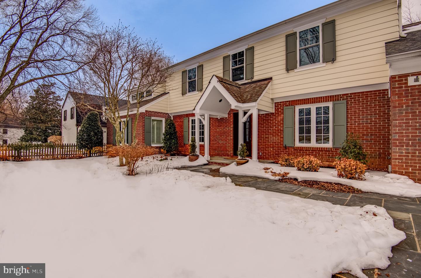 8017 ILIFF DR, DUNN LORING, Virginia 22027, 4 Bedrooms Bedrooms, ,3 BathroomsBathrooms,Residential,For sale,8017 ILIFF DR,VAFX2291542 MLS # VAFX2291542