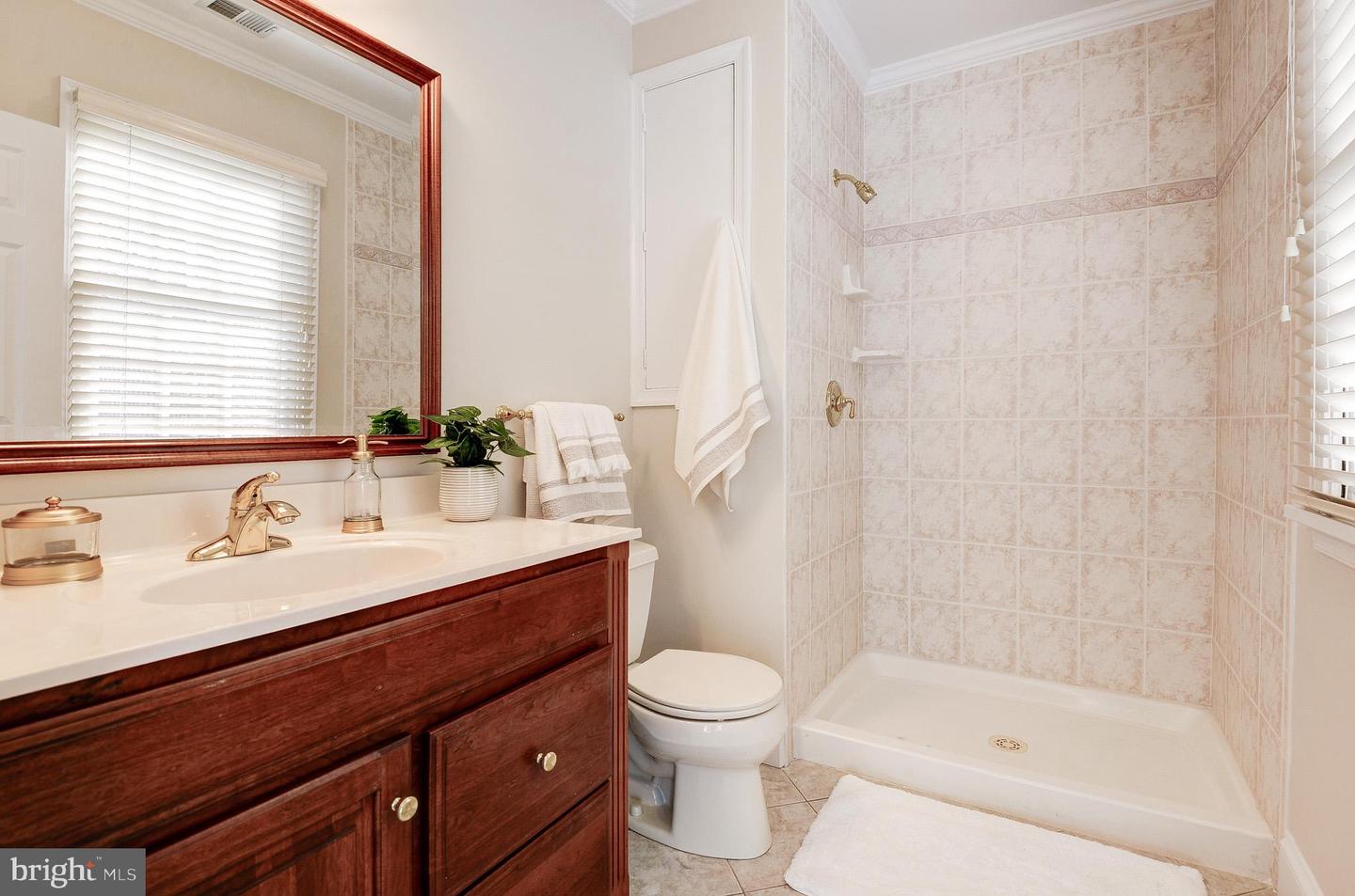 8017 ILIFF DR, DUNN LORING, Virginia 22027, 4 Bedrooms Bedrooms, ,3 BathroomsBathrooms,Residential,For sale,8017 ILIFF DR,VAFX2291542 MLS # VAFX2291542