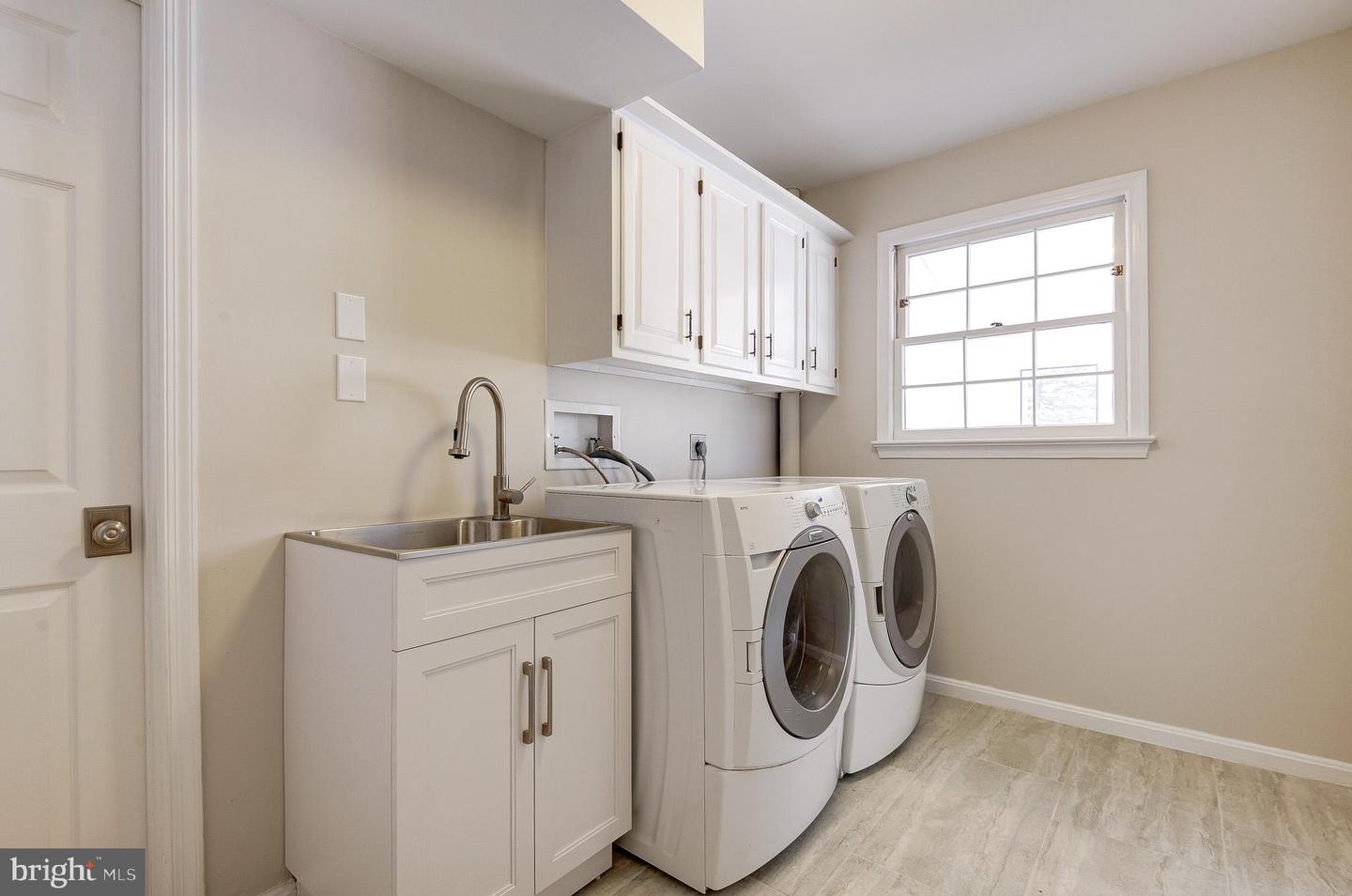 8017 ILIFF DR, DUNN LORING, Virginia 22027, 4 Bedrooms Bedrooms, ,3 BathroomsBathrooms,Residential,For sale,8017 ILIFF DR,VAFX2291542 MLS # VAFX2291542