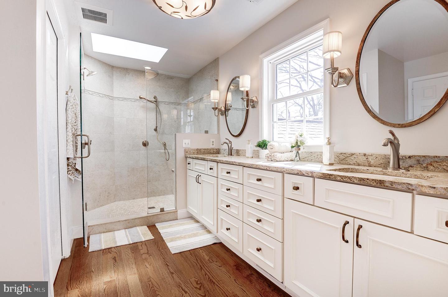 8017 ILIFF DR, DUNN LORING, Virginia 22027, 4 Bedrooms Bedrooms, ,3 BathroomsBathrooms,Residential,For sale,8017 ILIFF DR,VAFX2291542 MLS # VAFX2291542