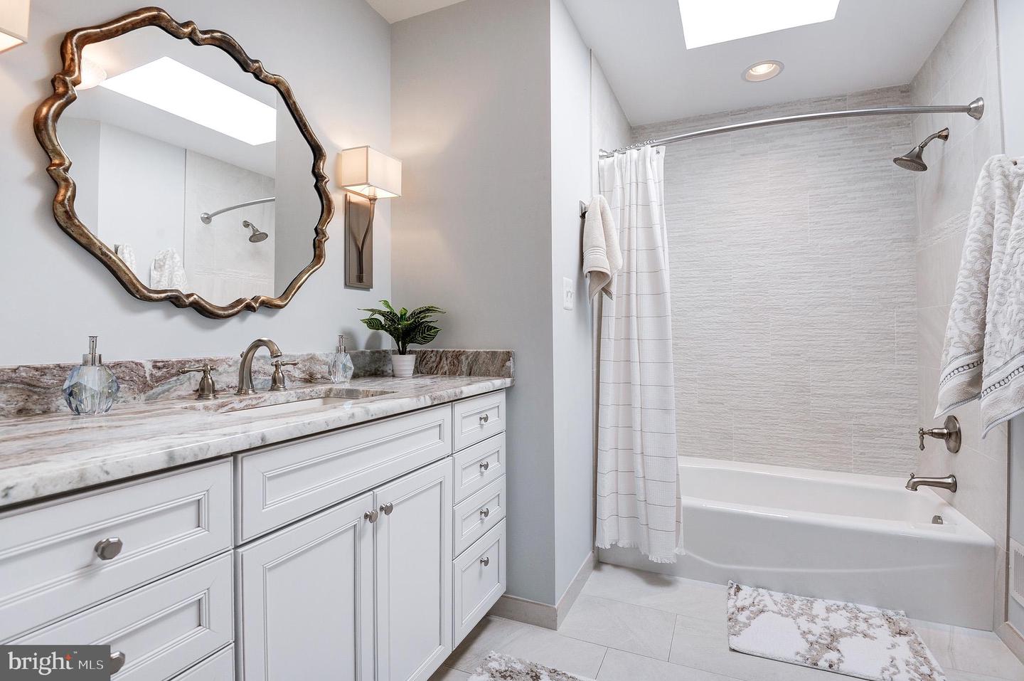 8017 ILIFF DR, DUNN LORING, Virginia 22027, 4 Bedrooms Bedrooms, ,3 BathroomsBathrooms,Residential,For sale,8017 ILIFF DR,VAFX2291542 MLS # VAFX2291542