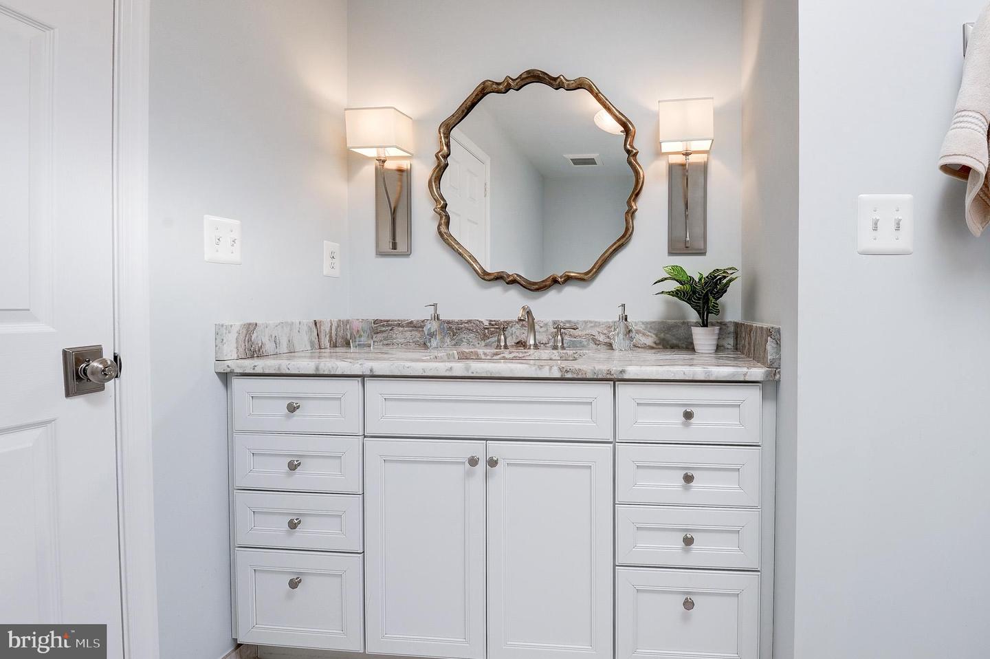 8017 ILIFF DR, DUNN LORING, Virginia 22027, 4 Bedrooms Bedrooms, ,3 BathroomsBathrooms,Residential,For sale,8017 ILIFF DR,VAFX2291542 MLS # VAFX2291542