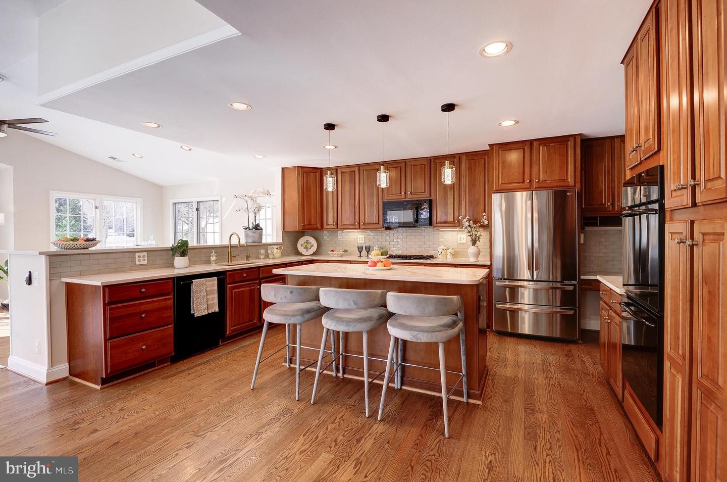 8017 ILIFF DR, DUNN LORING, Virginia 22027, 4 Bedrooms Bedrooms, ,3 BathroomsBathrooms,Residential,For sale,8017 ILIFF DR,VAFX2291542 MLS # VAFX2291542