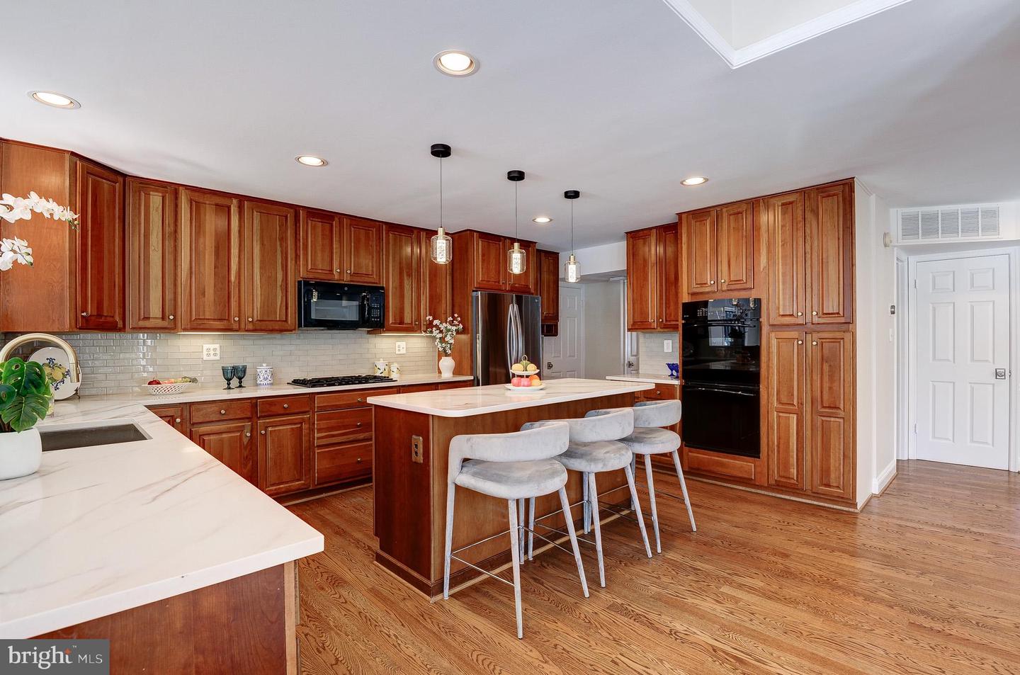 8017 ILIFF DR, DUNN LORING, Virginia 22027, 4 Bedrooms Bedrooms, ,3 BathroomsBathrooms,Residential,For sale,8017 ILIFF DR,VAFX2291542 MLS # VAFX2291542