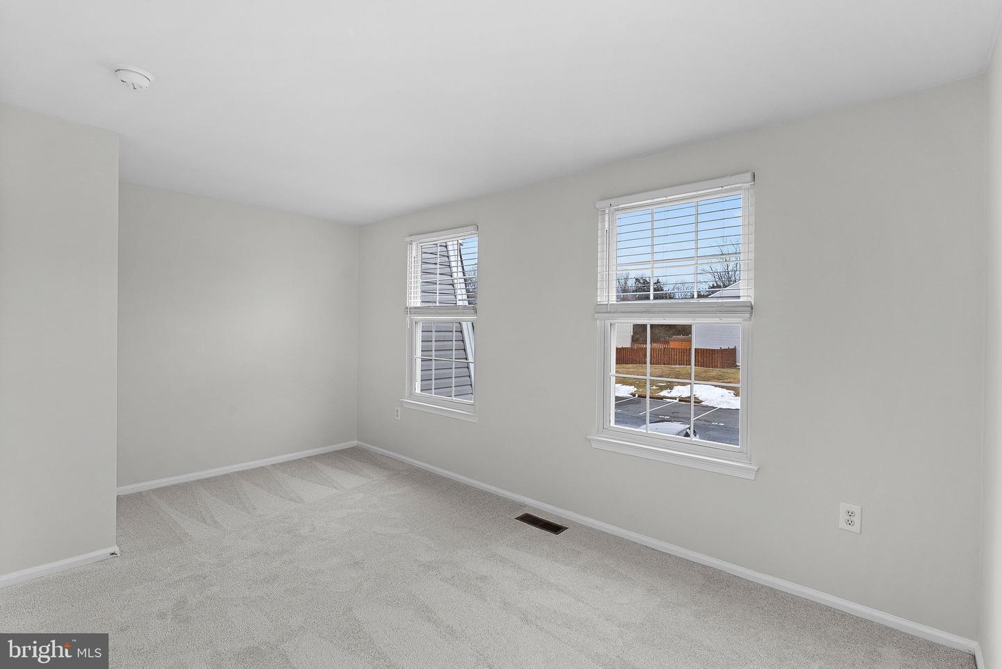 1 MARIAN CT, STERLING, Virginia 20165, 3 Bedrooms Bedrooms, ,2 BathroomsBathrooms,Residential,For sale,1 MARIAN CT,VALO2116136 MLS # VALO2116136