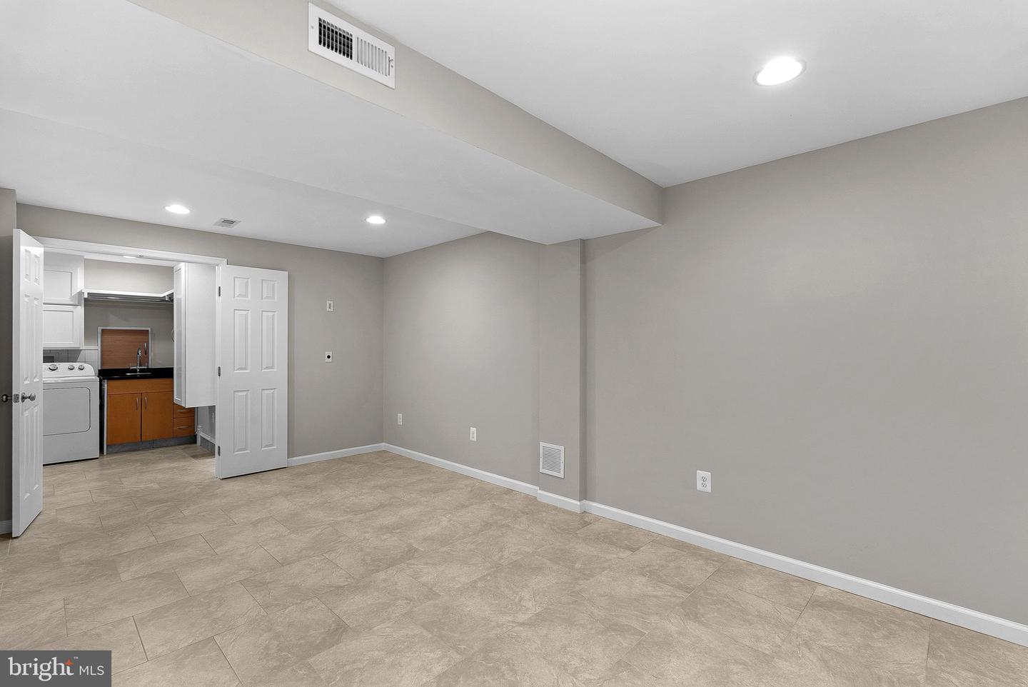 1 MARIAN CT, STERLING, Virginia 20165, 3 Bedrooms Bedrooms, ,2 BathroomsBathrooms,Residential,For sale,1 MARIAN CT,VALO2116136 MLS # VALO2116136