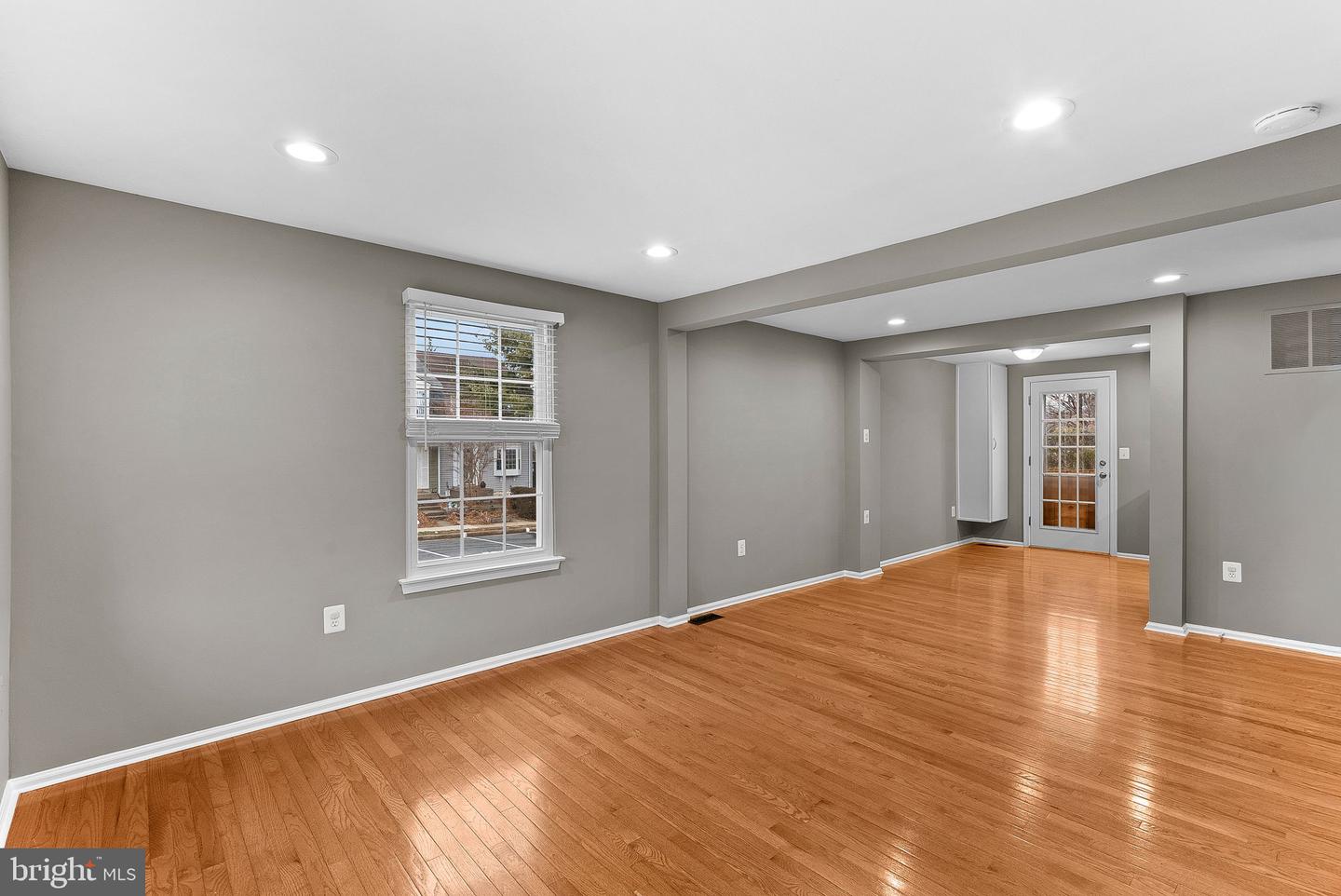 1 MARIAN CT, STERLING, Virginia 20165, 3 Bedrooms Bedrooms, ,2 BathroomsBathrooms,Residential,For sale,1 MARIAN CT,VALO2116136 MLS # VALO2116136