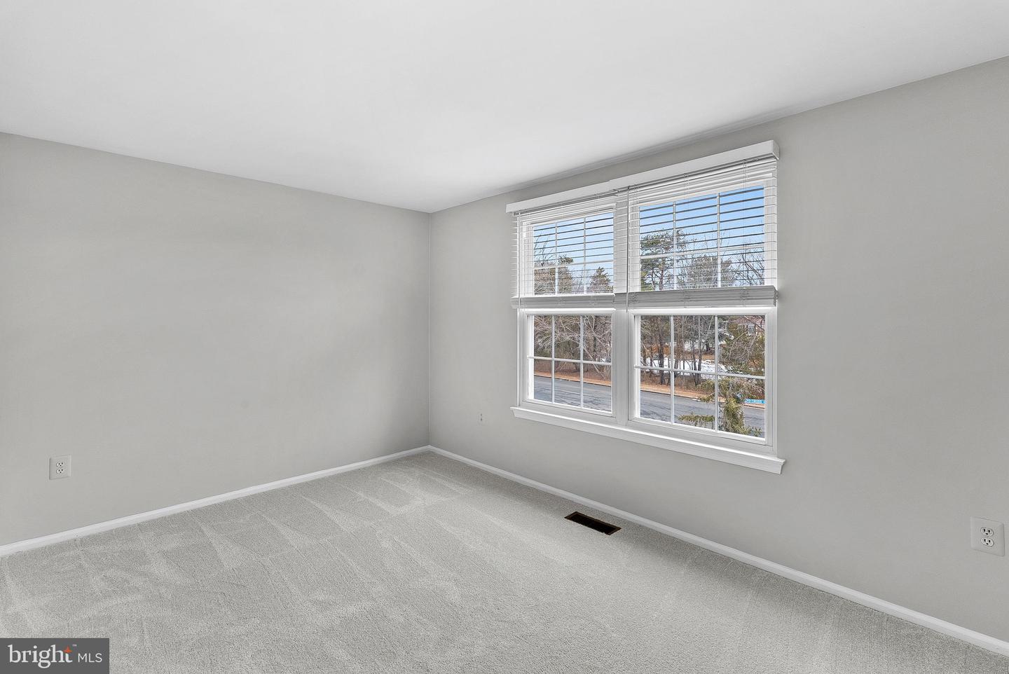 1 MARIAN CT, STERLING, Virginia 20165, 3 Bedrooms Bedrooms, ,2 BathroomsBathrooms,Residential,For sale,1 MARIAN CT,VALO2116136 MLS # VALO2116136