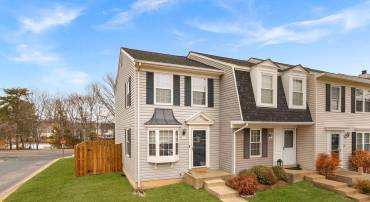 1 MARIAN CT, STERLING, Virginia 20165, 3 Bedrooms Bedrooms, ,2 BathroomsBathrooms,Residential,For sale,1 MARIAN CT,VALO2116136 MLS # VALO2116136