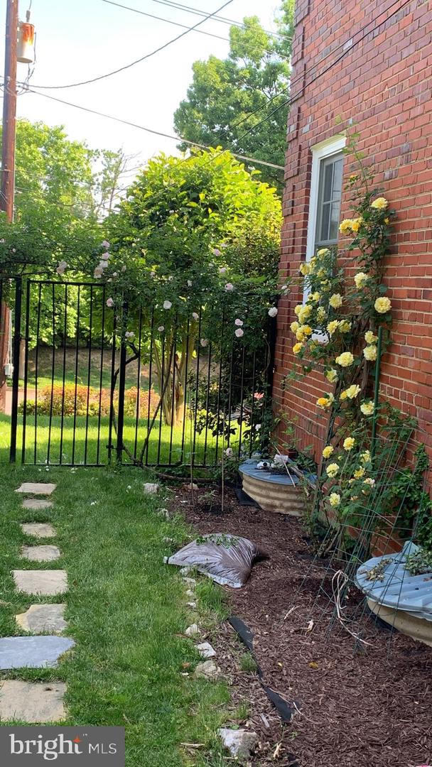 2608 NORTHAMPTON ST NW, WASHINGTON, District Of Columbia 20015, 5 Bedrooms Bedrooms, ,3 BathroomsBathrooms,Residential,For sale,2608 NORTHAMPTON ST NW,DCDC2246654 MLS # DCDC2246654