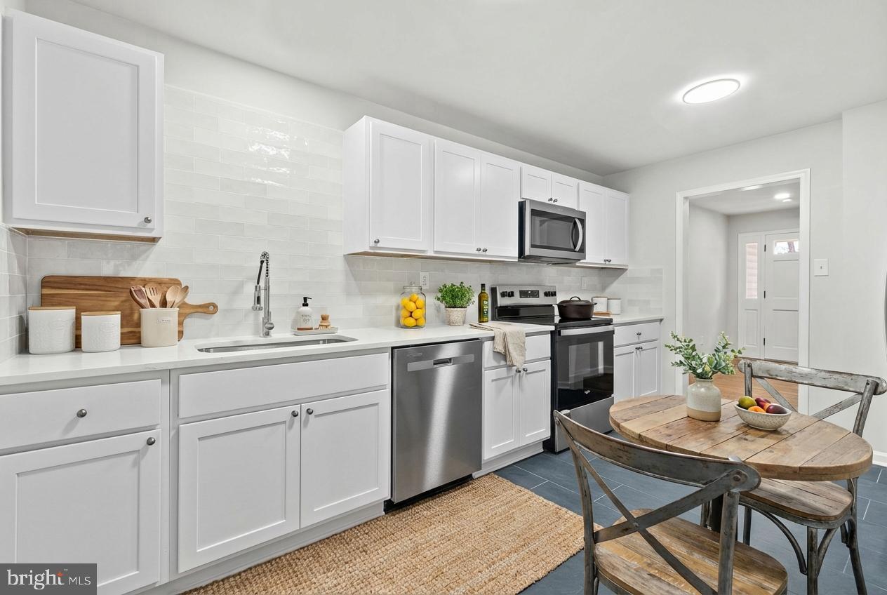 10316 MEADOWS RD, LOCUST GROVE, Virginia 22508, 3 Bedrooms Bedrooms, ,2 BathroomsBathrooms,Residential,For sale,10316 MEADOWS RD,VAOR2013332 MLS # VAOR2013332