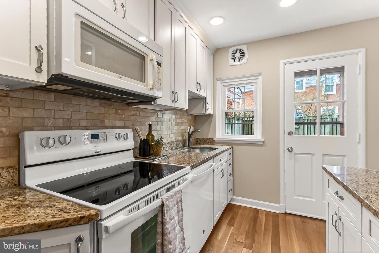 3523 S STAFFORD ST S #B, ARLINGTON, Virginia 22206, 2 Bedrooms Bedrooms, ,2 BathroomsBathrooms,Residential,For sale,3523 S STAFFORD ST S #B,VAAR2069032 MLS # VAAR2069032 3523 S STAFFORD ST S #B, ARLINGTON, Virginia 22206, 2 Bedrooms Bedrooms, ,2 BathroomsBathrooms,Residential,For sale,3523 S STAFFORD ST S #B,VAAR2069032 MLS # VAAR2069032