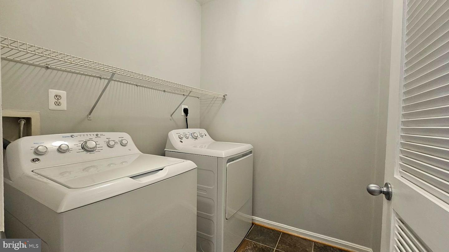 4862 EISENHOWER AVE #158, ALEXANDRIA, Virginia 22304, 1 Bedroom Bedrooms, 2 Rooms Rooms,1 BathroomBathrooms,Residential,For sale,4862 EISENHOWER AVE #158,VAAX2054284 MLS # VAAX2054284