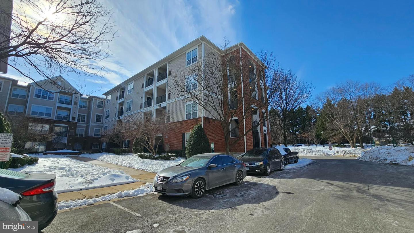 4862 EISENHOWER AVE #158, ALEXANDRIA, Virginia 22304, 1 Bedroom Bedrooms, 2 Rooms Rooms,1 BathroomBathrooms,Residential,For sale,4862 EISENHOWER AVE #158,VAAX2054284 MLS # VAAX2054284