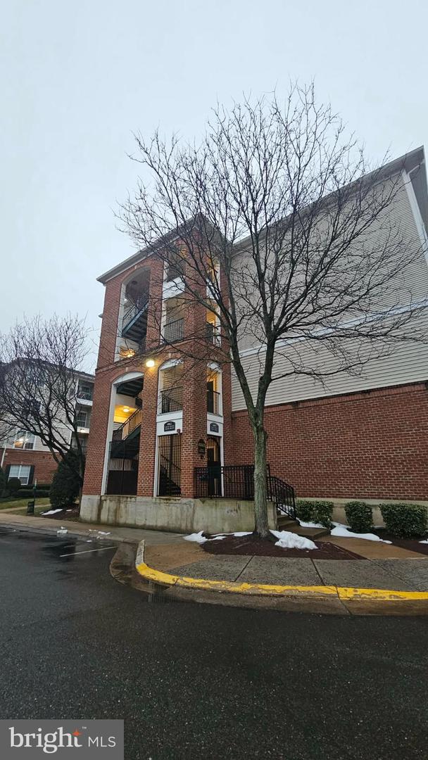 4862 EISENHOWER AVE #158, ALEXANDRIA, Virginia 22304, 1 Bedroom Bedrooms, 2 Rooms Rooms,1 BathroomBathrooms,Residential,For sale,4862 EISENHOWER AVE #158,VAAX2054284 MLS # VAAX2054284