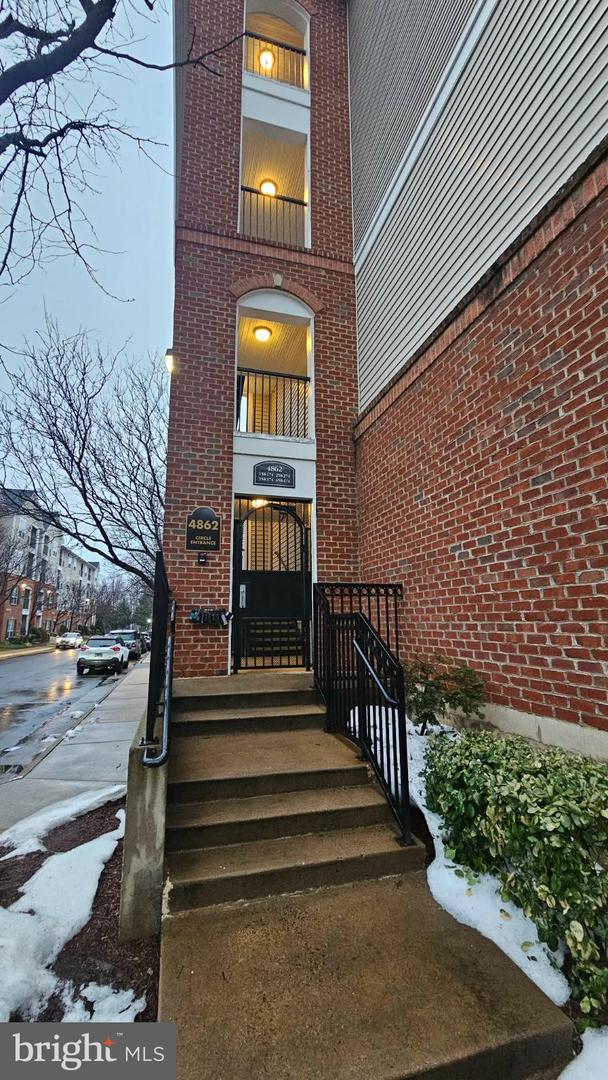 4862 EISENHOWER AVE #158, ALEXANDRIA, Virginia 22304, 1 Bedroom Bedrooms, 2 Rooms Rooms,1 BathroomBathrooms,Residential,For sale,4862 EISENHOWER AVE #158,VAAX2054284 MLS # VAAX2054284