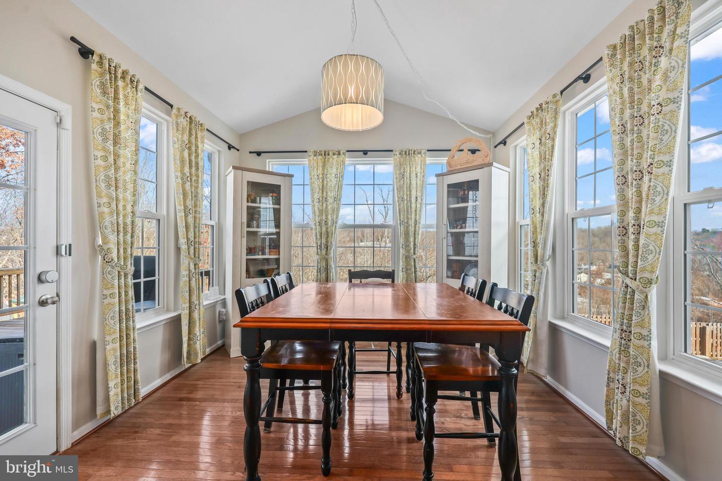 40 TRAIL RIDGE LN, FREDERICKSBURG, Virginia 22405, 4 Bedrooms Bedrooms, ,3 BathroomsBathrooms,Residential,For sale,40 TRAIL RIDGE LN,VAST2046264 MLS # VAST2046264