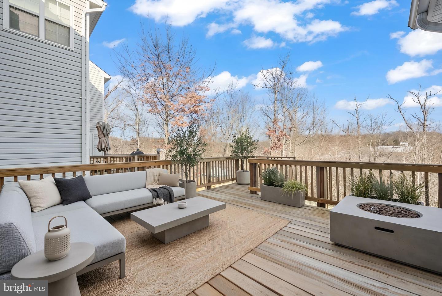 40 TRAIL RIDGE LN, FREDERICKSBURG, Virginia 22405, 4 Bedrooms Bedrooms, ,3 BathroomsBathrooms,Residential,For sale,40 TRAIL RIDGE LN,VAST2046264 MLS # VAST2046264