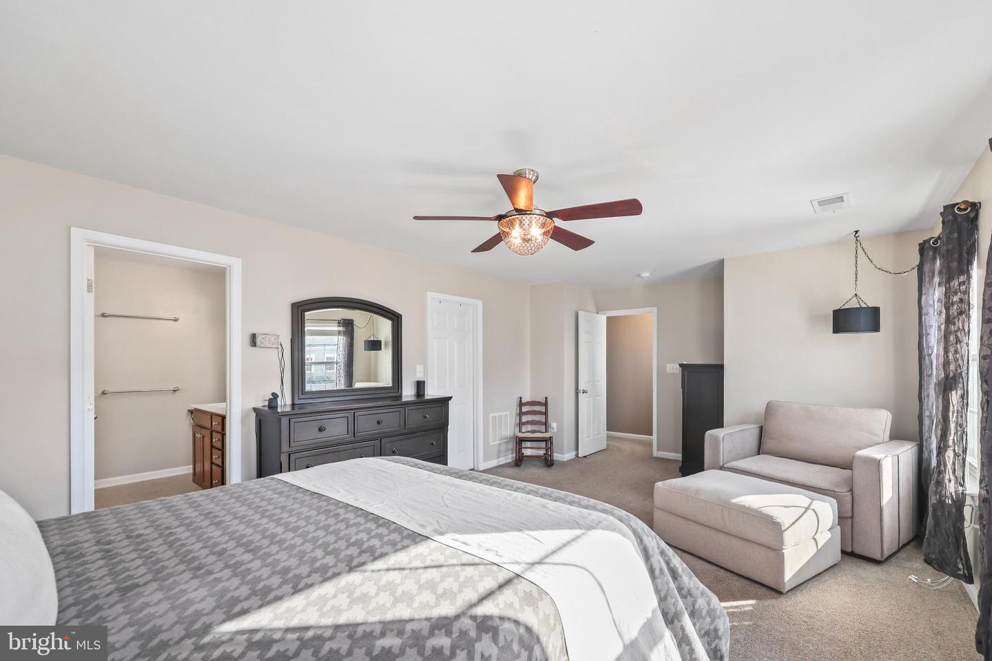 40 TRAIL RIDGE LN, FREDERICKSBURG, Virginia 22405, 4 Bedrooms Bedrooms, ,3 BathroomsBathrooms,Residential,For sale,40 TRAIL RIDGE LN,VAST2046264 MLS # VAST2046264