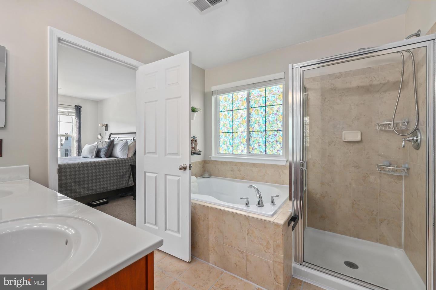 40 TRAIL RIDGE LN, FREDERICKSBURG, Virginia 22405, 4 Bedrooms Bedrooms, ,3 BathroomsBathrooms,Residential,For sale,40 TRAIL RIDGE LN,VAST2046264 MLS # VAST2046264