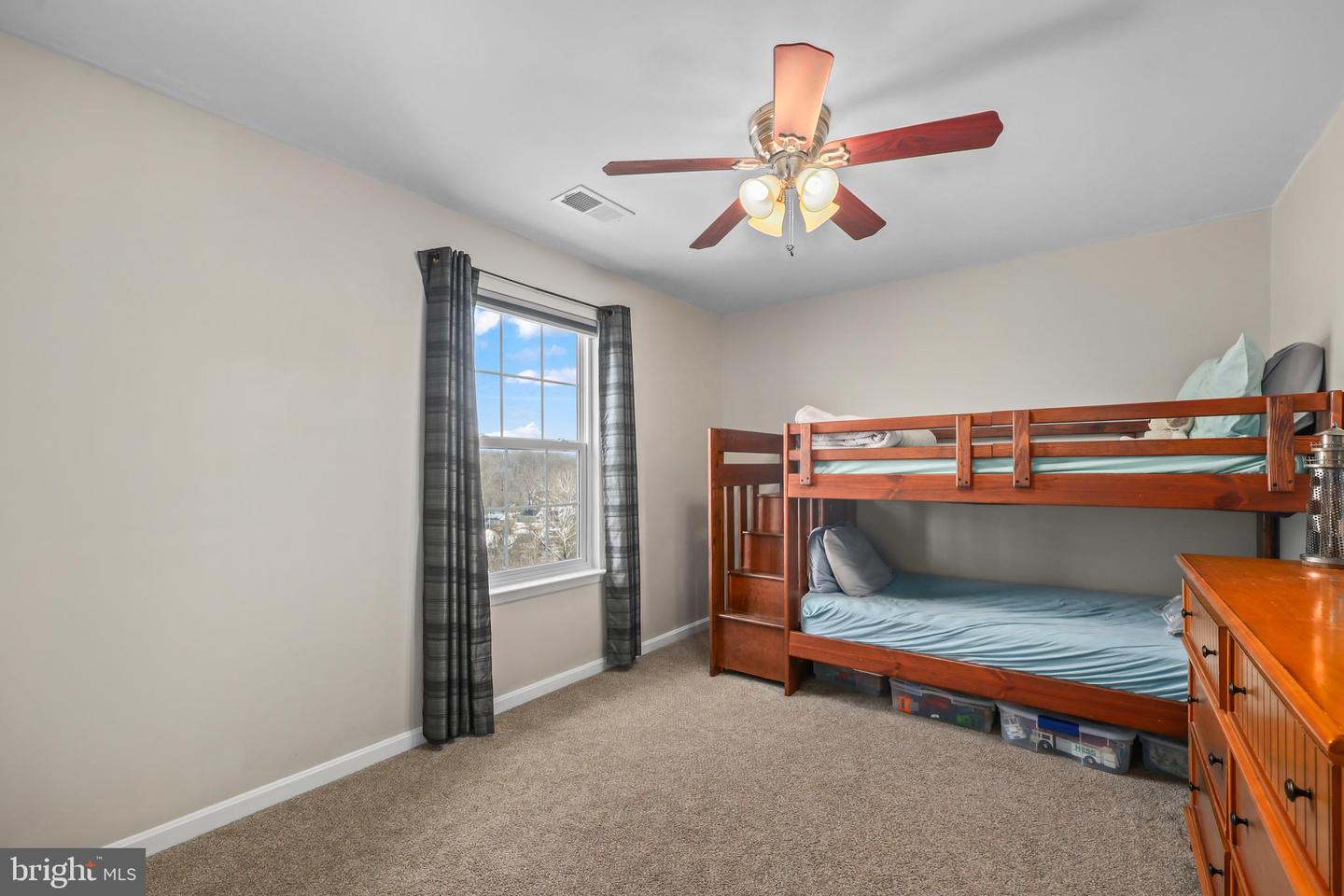 40 TRAIL RIDGE LN, FREDERICKSBURG, Virginia 22405, 4 Bedrooms Bedrooms, ,3 BathroomsBathrooms,Residential,For sale,40 TRAIL RIDGE LN,VAST2046264 MLS # VAST2046264