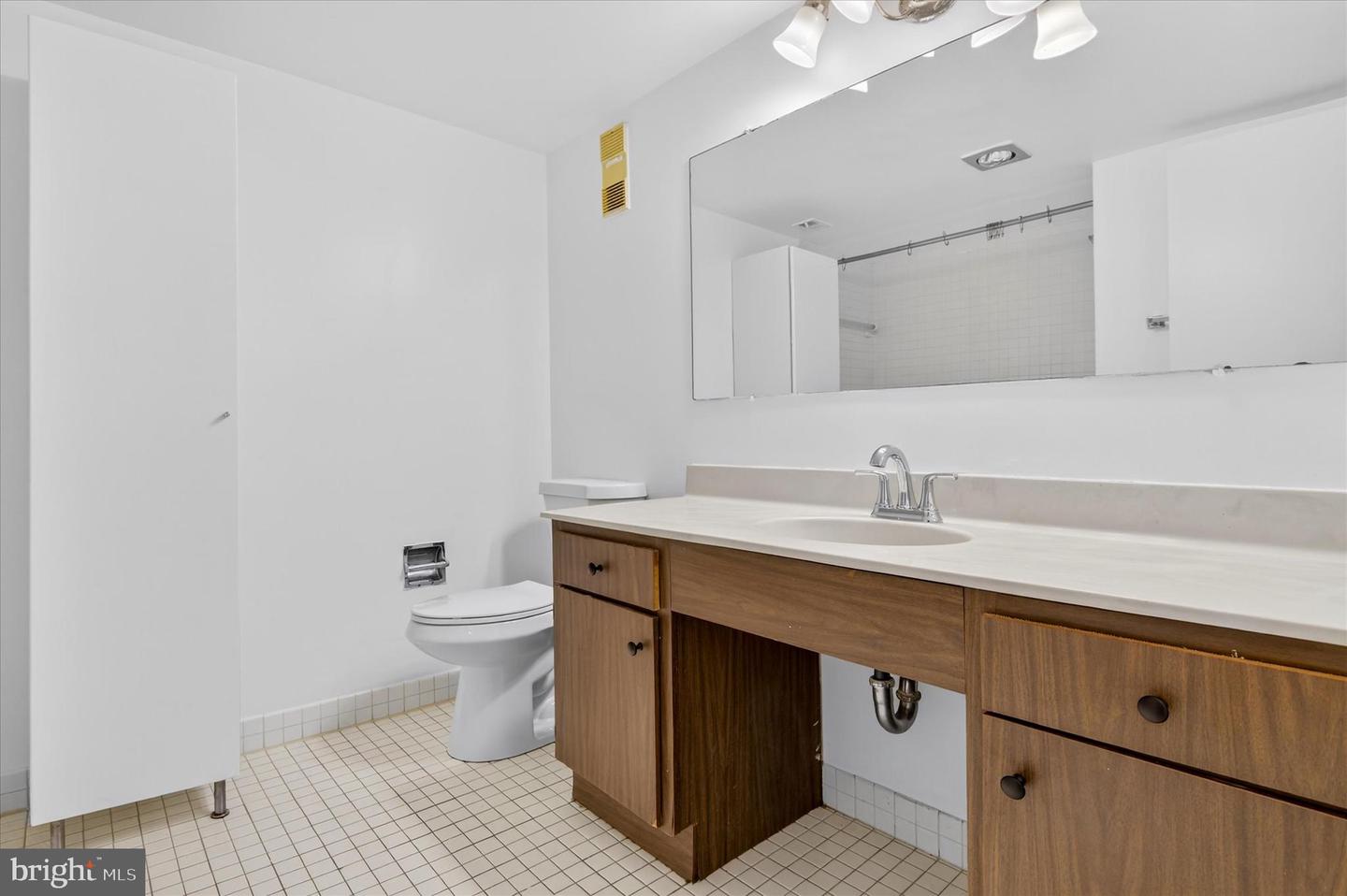 3709 GEORGE MASON DR S #710 EAST, FALLS CHURCH, Virginia 22041, 2 Bedrooms Bedrooms, ,2 BathroomsBathrooms,Residential,For sale,3709 GEORGE MASON DR S #710 EAST,VAFX2291702 MLS # VAFX2291702