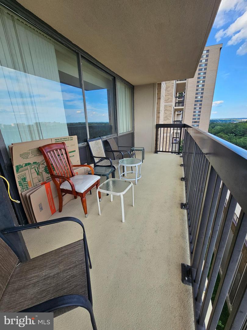 3709 GEORGE MASON DR S #710 EAST, FALLS CHURCH, Virginia 22041, 2 Bedrooms Bedrooms, ,2 BathroomsBathrooms,Residential,For sale,3709 GEORGE MASON DR S #710 EAST,VAFX2291702 MLS # VAFX2291702