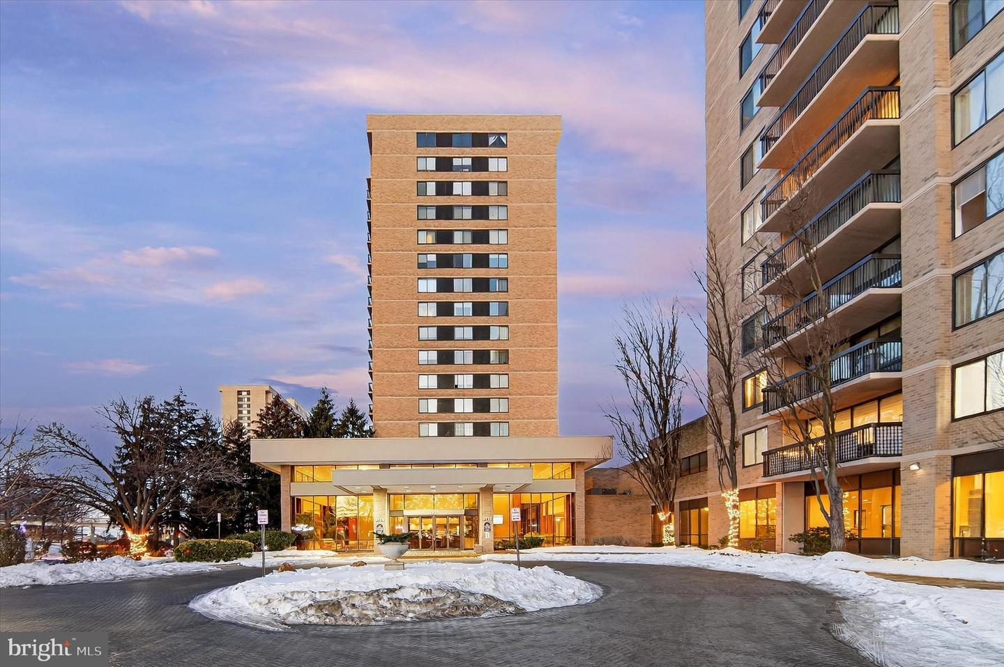 3709 GEORGE MASON DR S #710 EAST, FALLS CHURCH, Virginia 22041, 2 Bedrooms Bedrooms, ,2 BathroomsBathrooms,Residential,For sale,3709 GEORGE MASON DR S #710 EAST,VAFX2291702 MLS # VAFX2291702